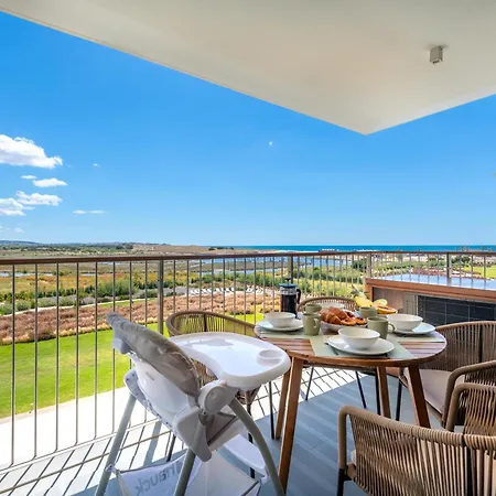 Cond Bayline - T2 - - Gym - - Carapau - By Bedzy Armacao de Pera